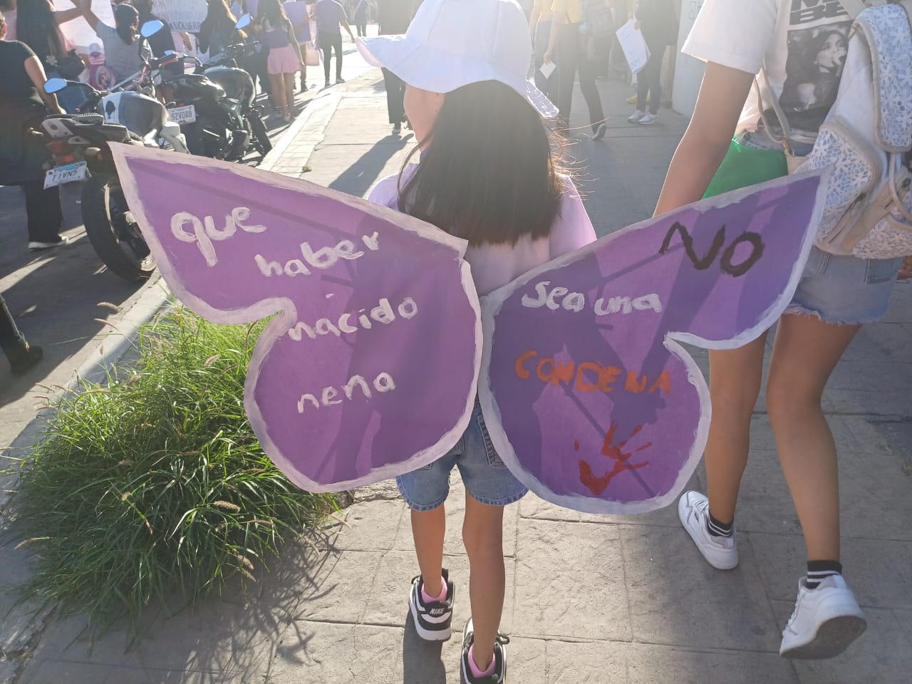 Niñas también marcharon este 8M en SLP, con diferentes consignas contra la violencia