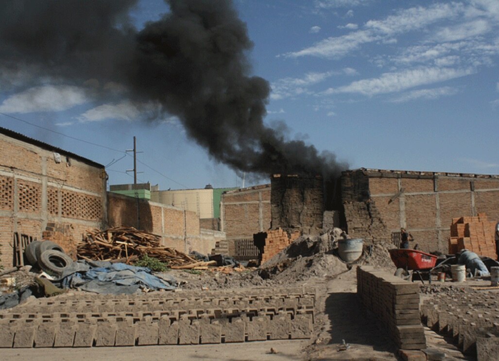 Ladrilleras causan contaminación al norte de la ciudad