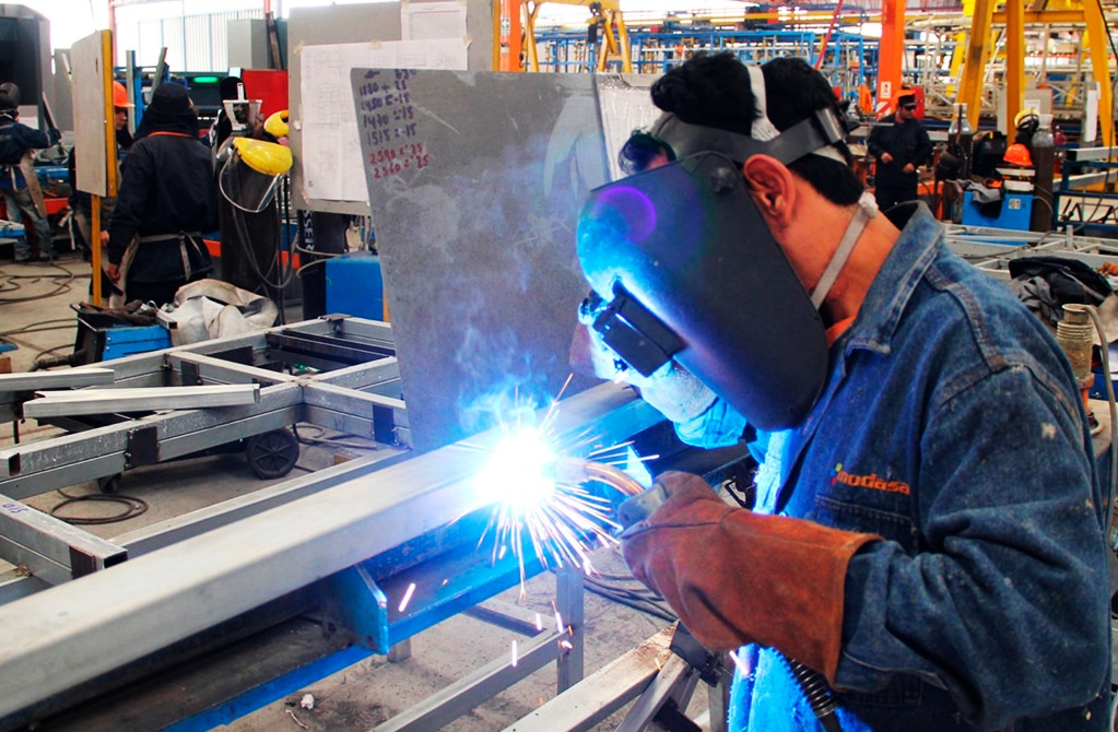 Mexicanos deportados ya trabajan en zona industrial