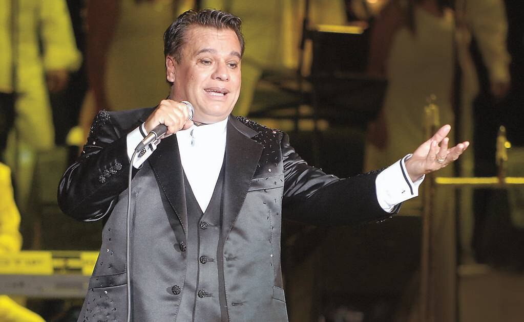 Representante de Juan Gabriel invita a AMLO "reaparición" del cantante