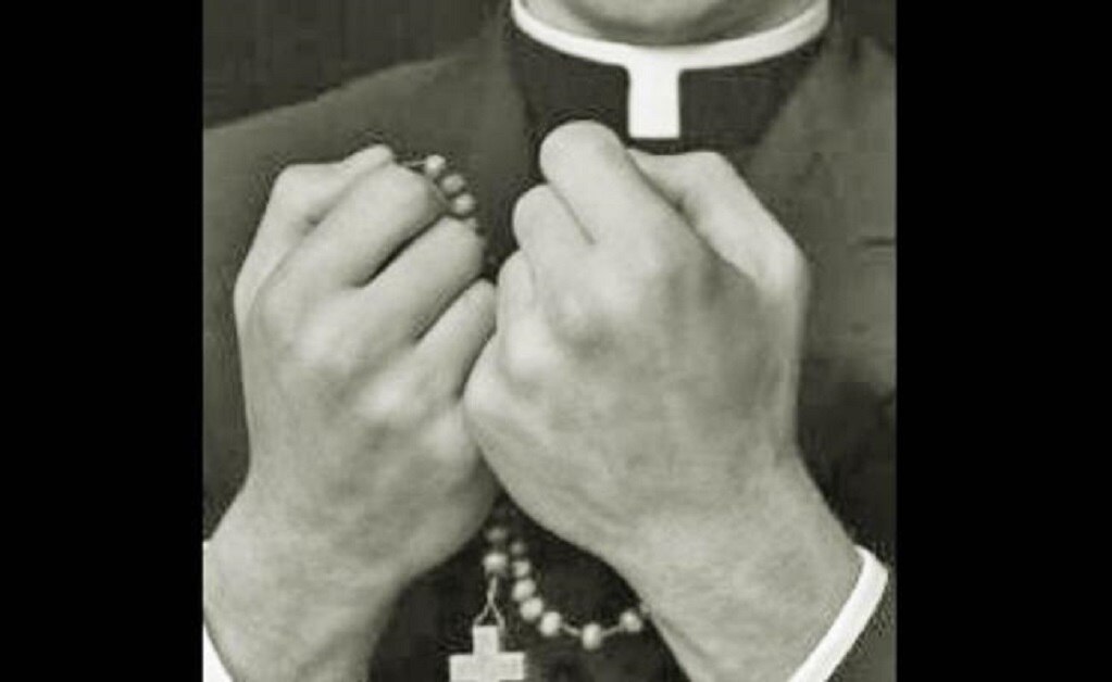 Detienen a sacerdote acusado de abuso sexual contra menor de 12 años