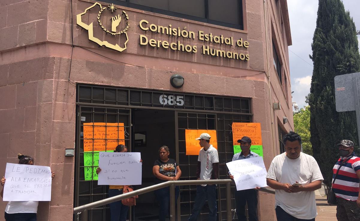 Comerciantes de La Pila se manifiestan frente CEDH; exigen ser atendidos por Giovanna Argüelles