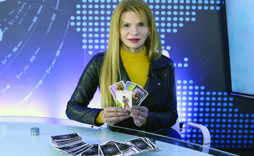 Estas son las predicciones de Mhoni Vidente para los famosos