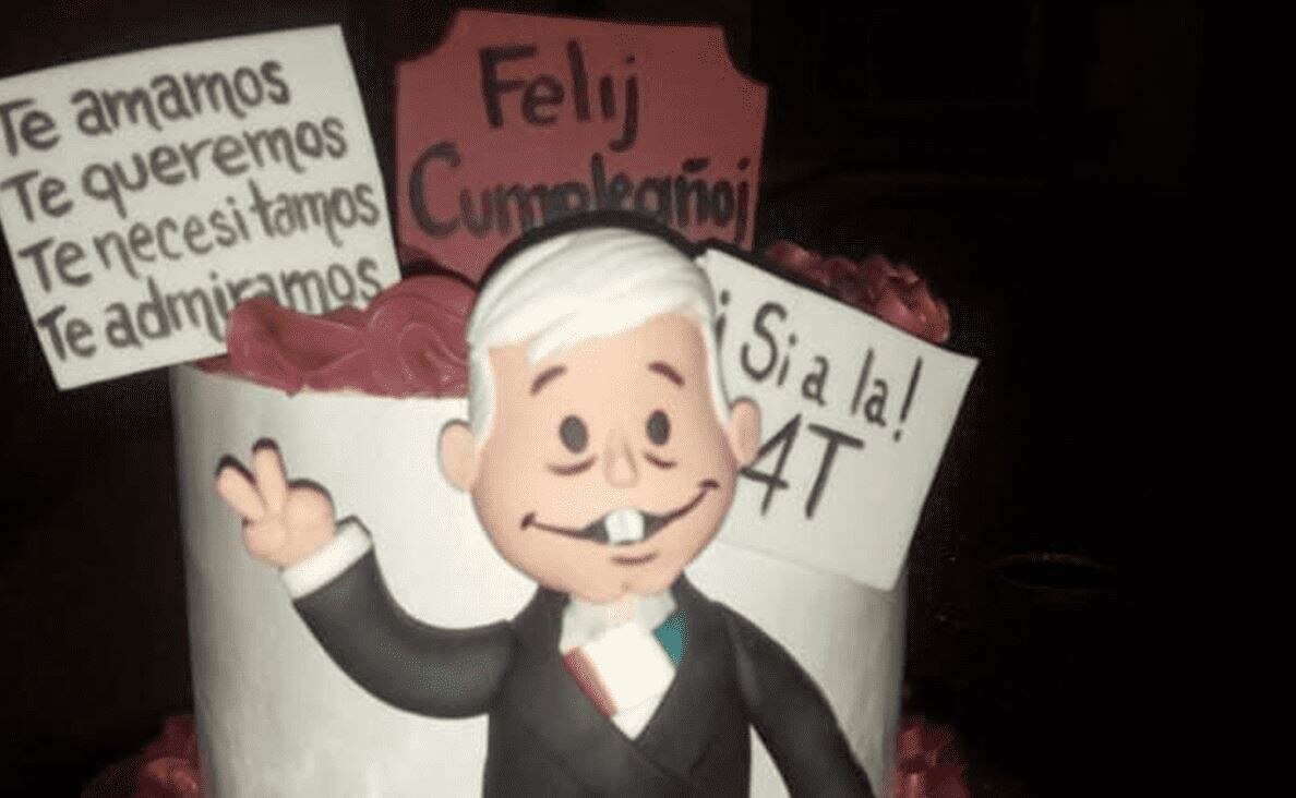 “Felij cumpleañoj”; maestras de Sonora entregan pastel a AMLO por su cumpleaños 68