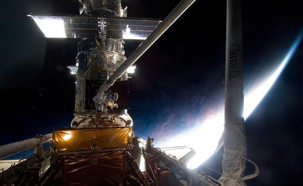 Muestran galaxia con núcleo capaz de eclipsar sus alrededores