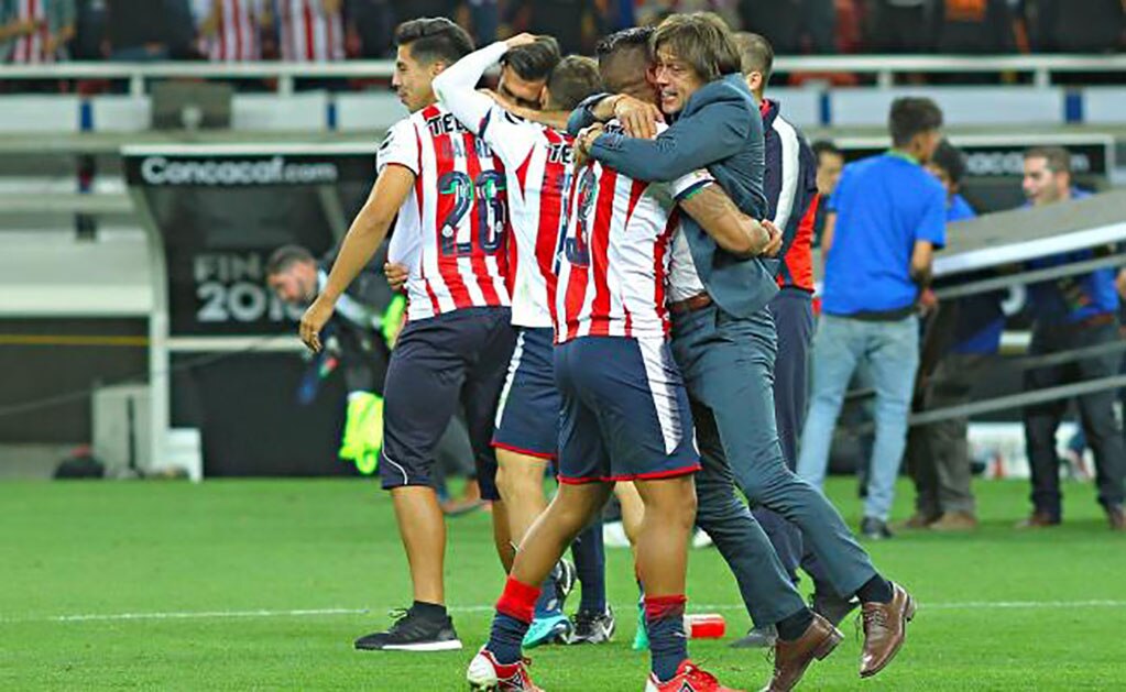 Confrontación abierta jugadores vs directos de Chivas