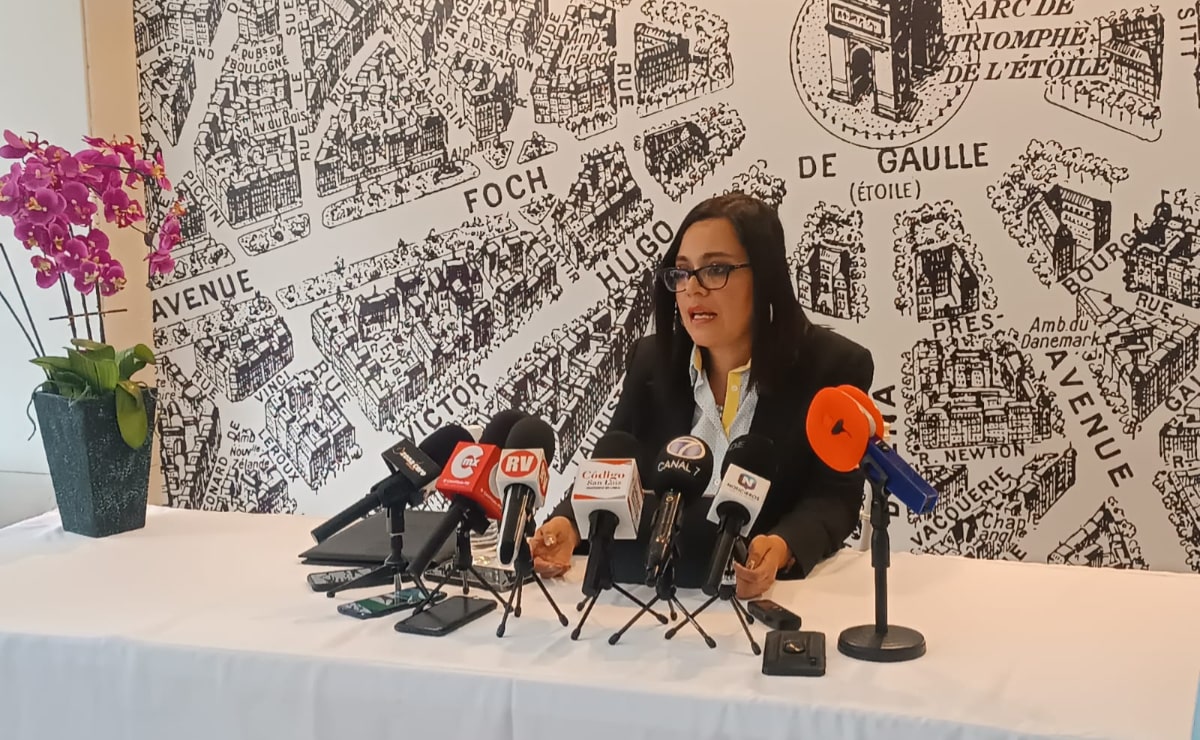 Explicó que, sus aspiraciones por encabezar a la UASLP durante el periodo 2024-2028, derivan de la serie de problemáticas que presenta la Universidad. Foto: Xochiquetzal Rangel