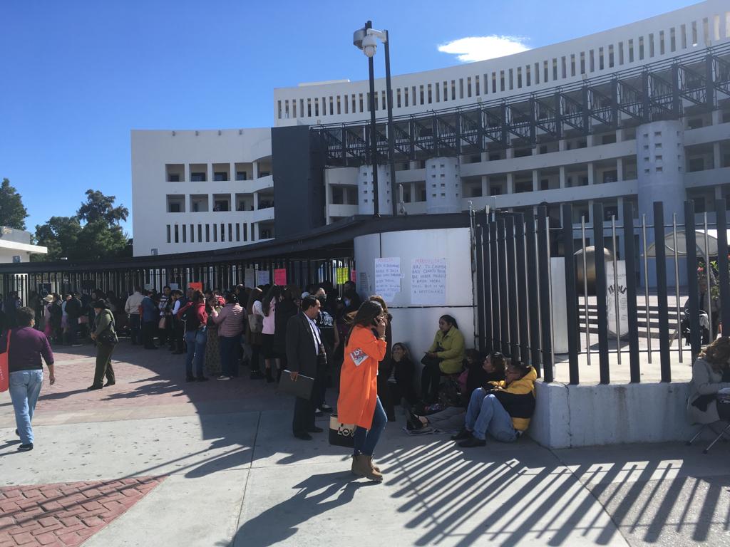 Se vuelven a manifestar trabajadores del Poder Judicial de SLP; exigen pago de prestaciones 
