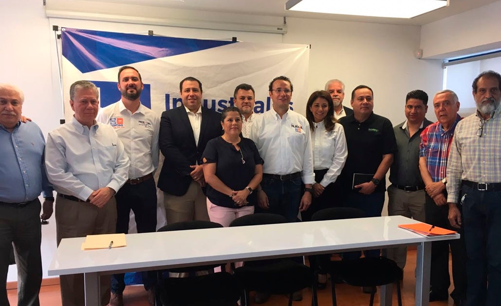 Xavier Nava asiste a encuentro con Industriales Potosinos