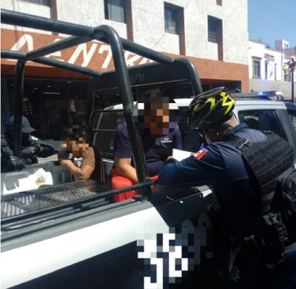 Ambulantes agreden a inspectores de comercio 