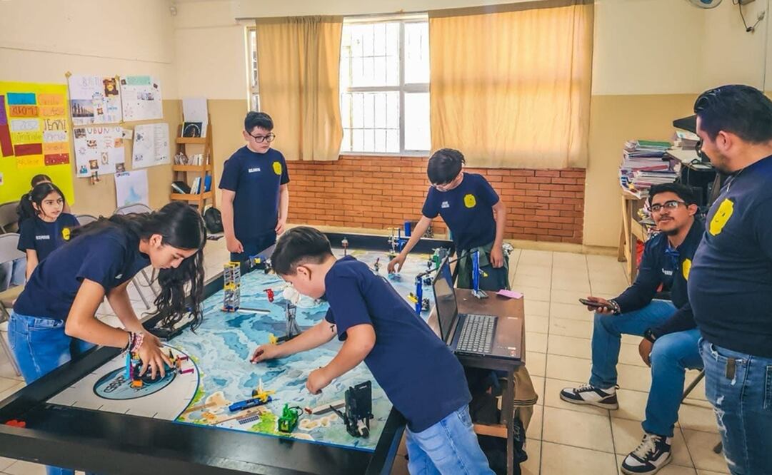 El equipo infantil de la primaria Juana Marfil Castro destaca por su innovación en la conservación de los océanos. Foto: Humberto Torres