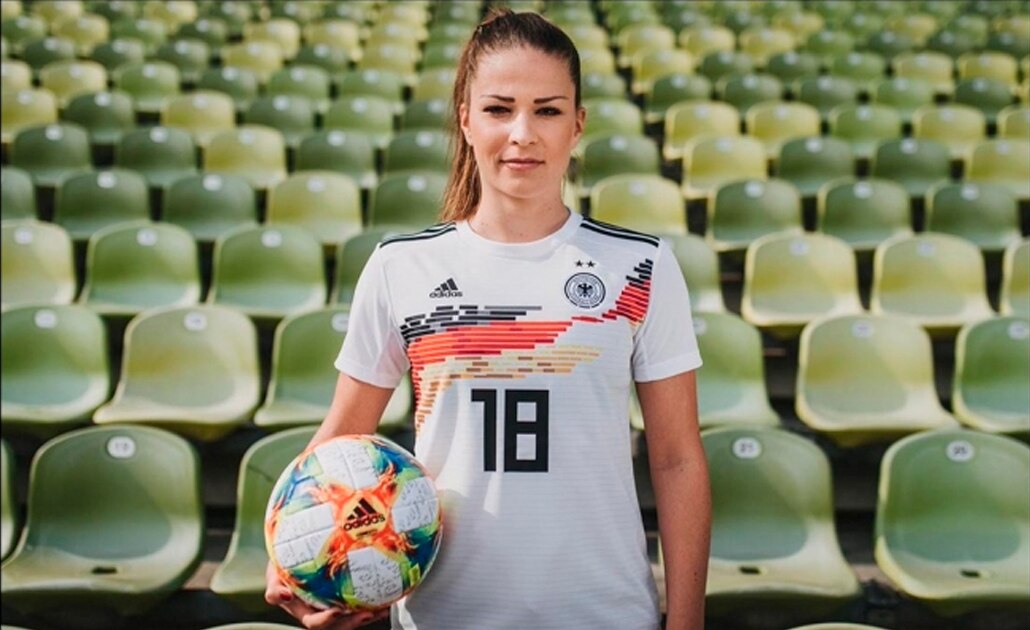 Adidas pagará a las futbolistas mismos premios que a los varones