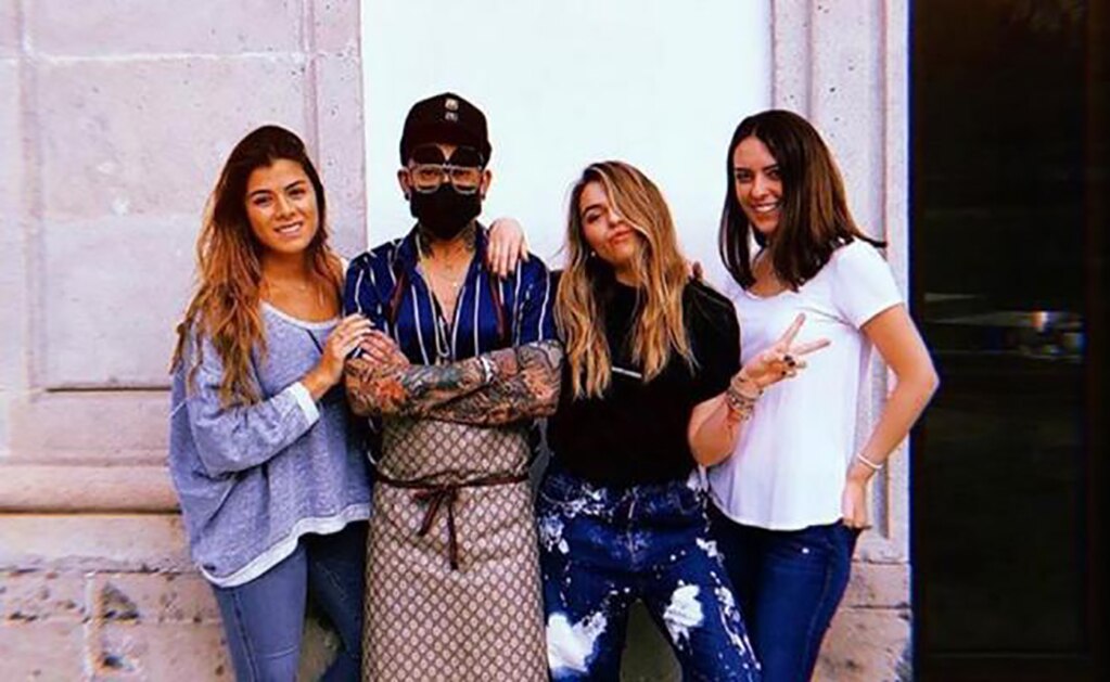 El tatuador compartió imágenes en redes sociales