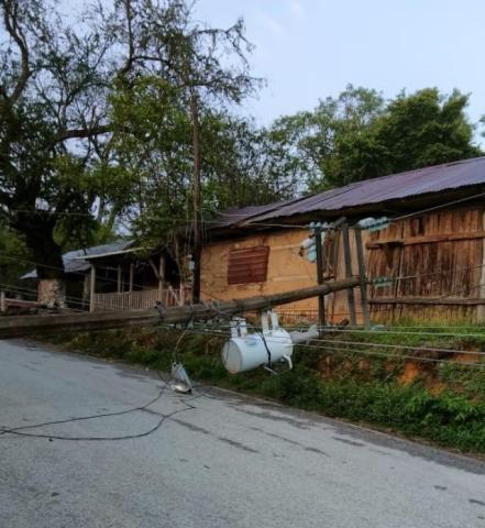 Fuertes lluvias en Pueblos Mágicos de Xilitla y Aquismón dejan apagones y bloqueo de caminos