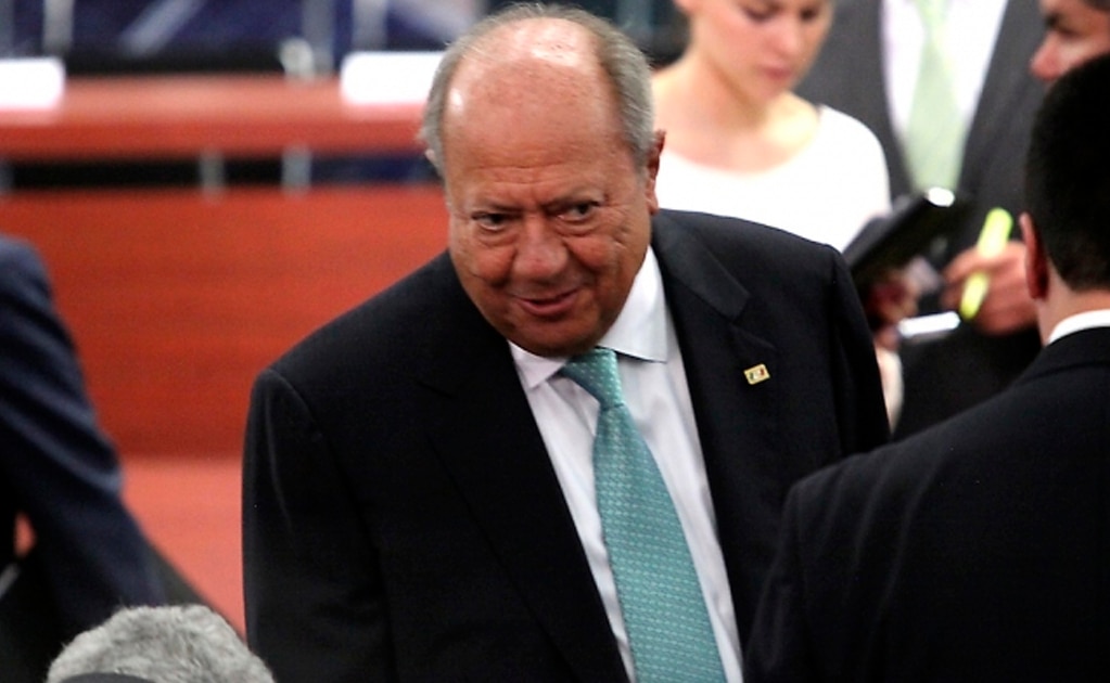 Renuncia fue por falta de cooperación entre trabajadores, dice Romero Deschamps