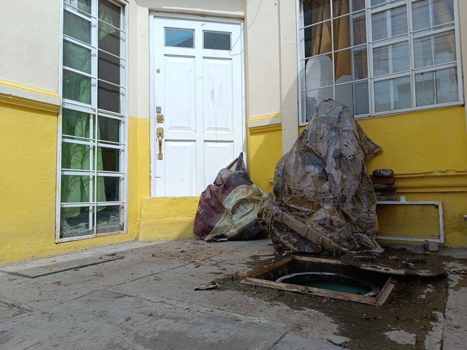 Vecinos temen perder su patrimonio por inundaciones en la calle Santander, municipio de Soledad