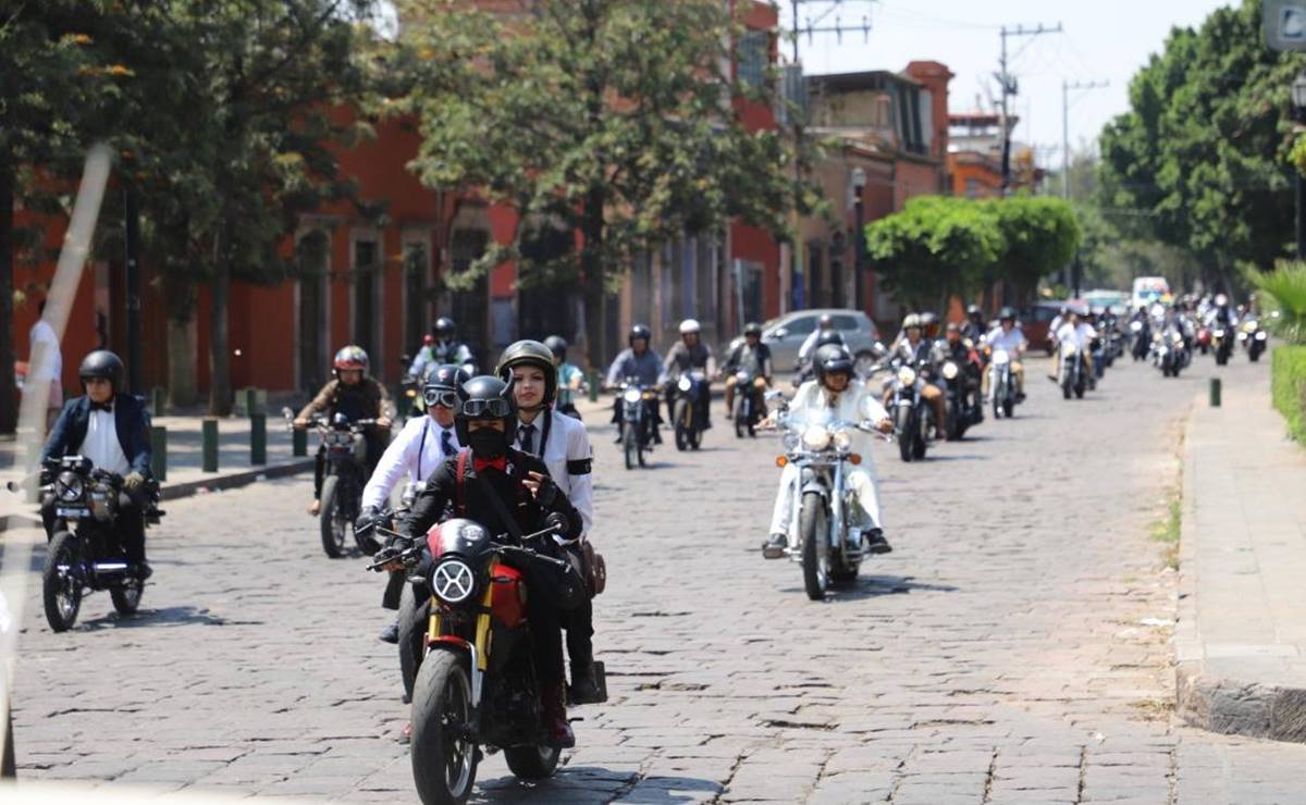 Ruedan 200 motociclistas por la capital de SLP para promover la salud entre la población masculina