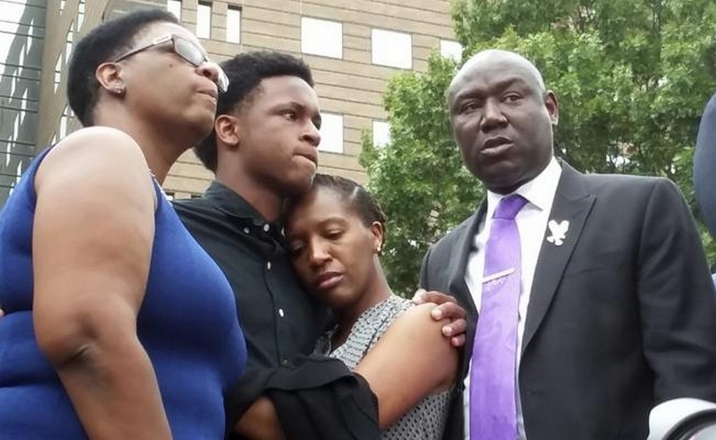 Familia de Botham Jean (Foto: AP)