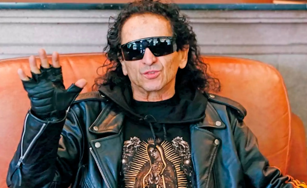 Alex Lora se disculpa con AMLO por "broma" de su hija