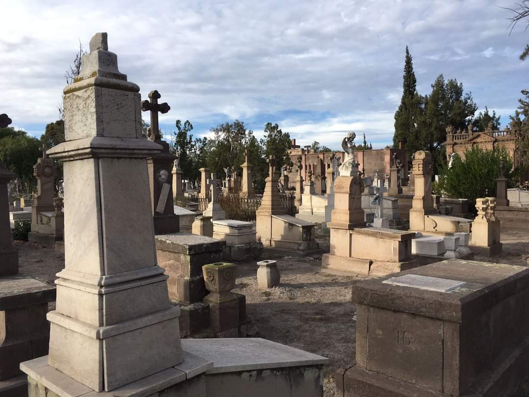 Por Día del Padre incrementó 20% la afluencia en panteones de SLP