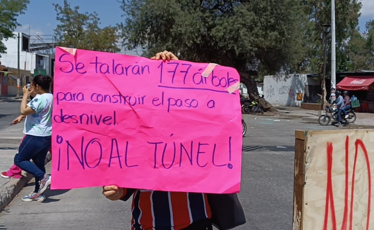 Habitantes de El Saucito y municipio de SLP acuerdan retiro de bloqueo en avenida  