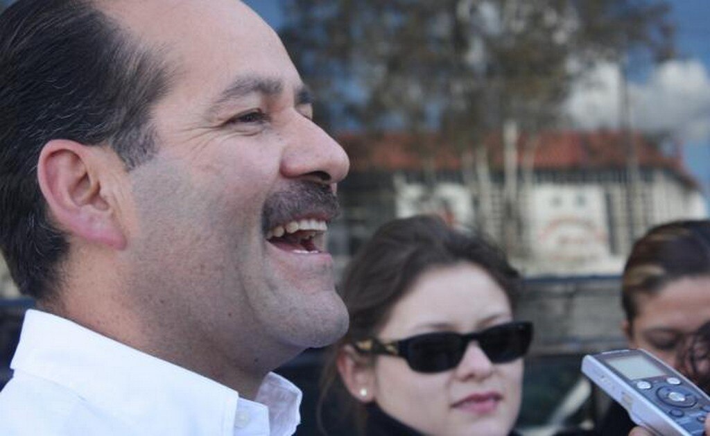 Gobernador de Aguascalientes se bajará sueldo a 105 mil pesos