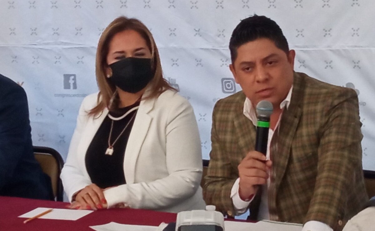 Entrega Ricardo Gallardo iniciativa para la creación de “Guardia Civil” en San Luis Potosí