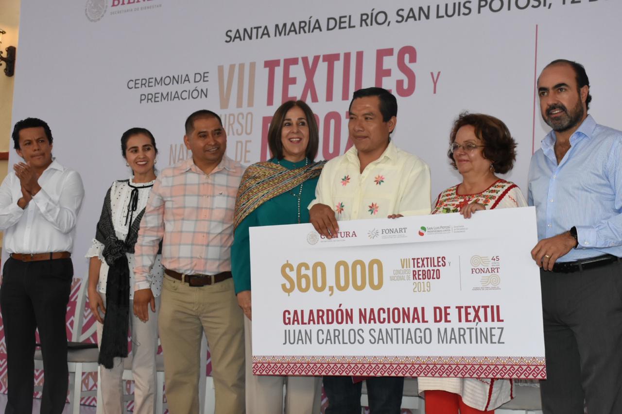 Entregan premios a ganadores del VII Concurso Nacional de Textiles y Rebozo 2019
