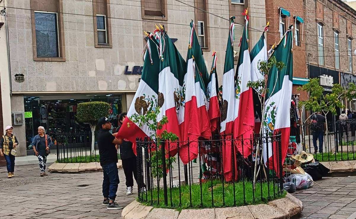 Familias mantienen vivo el espíritu patrio con noches mexicanas; así celebran en SLP