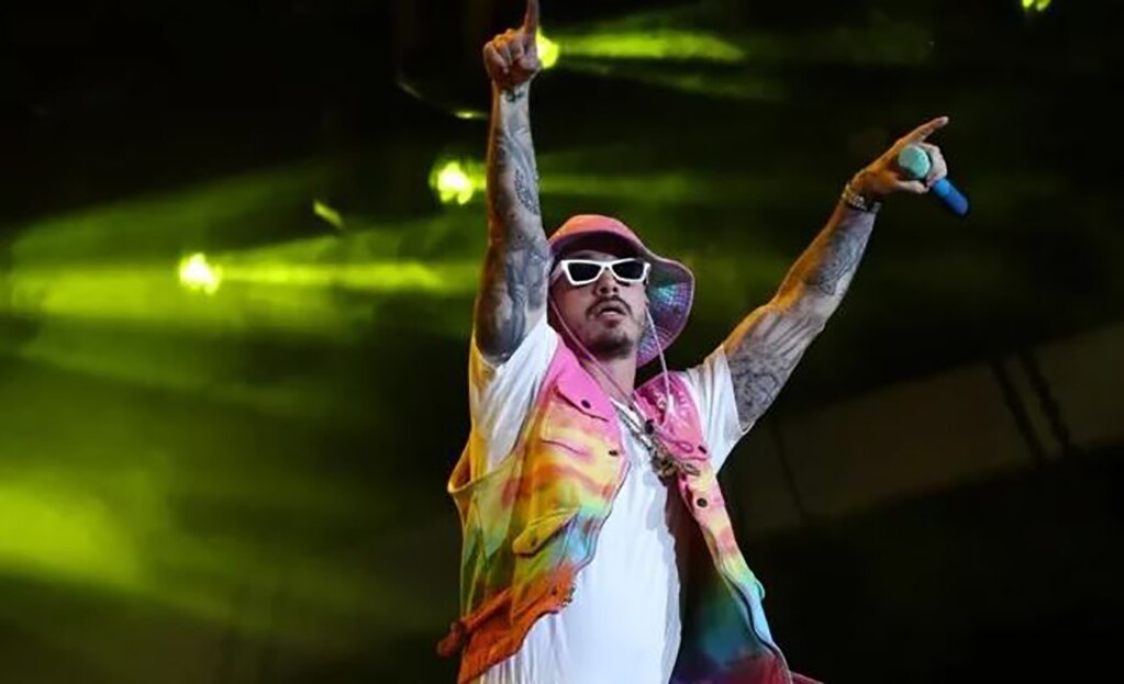 J Balvin llora de emoción con más de 75 mil espectadores en el Flow Fest