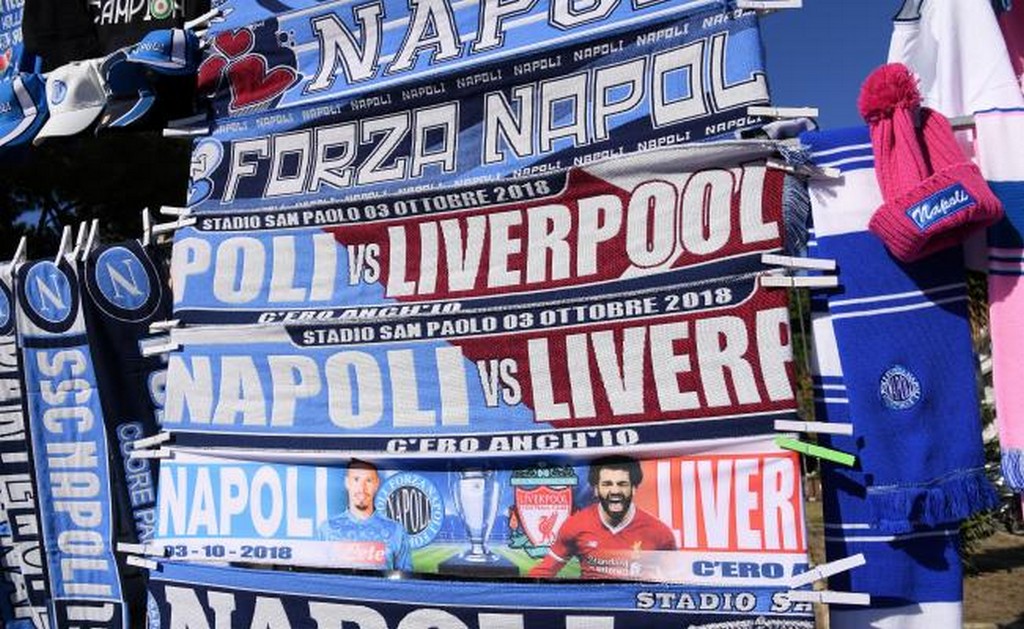  Aficionado del Liverpool herido tras pelea con hinchas del Napoli