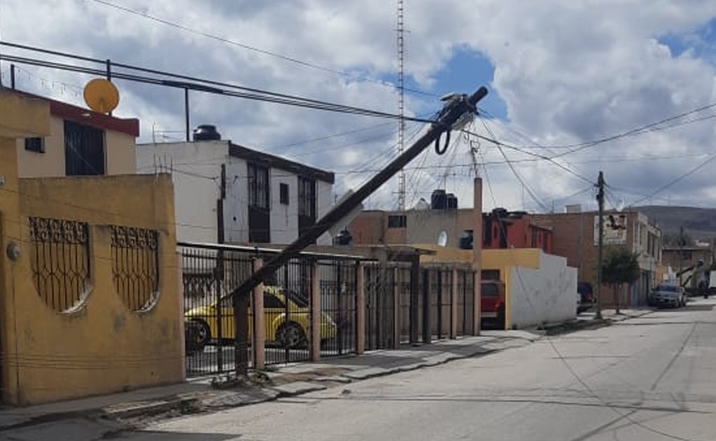 Reportan incidentes por fuertes vientos en zona metropolitana de SLP