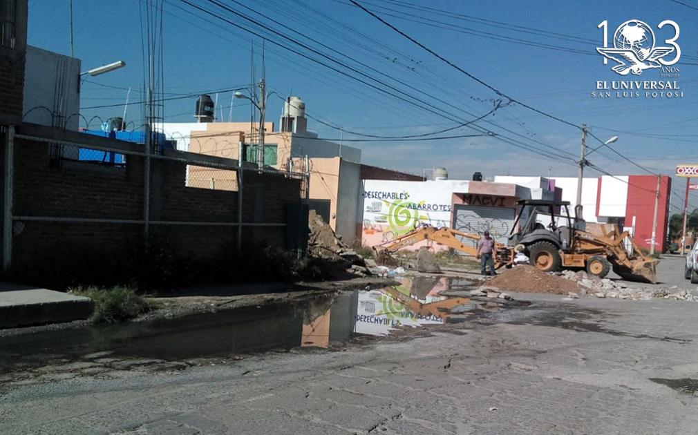 Comienzan obras de reparación de drenaje colapsado en Las Mercedes