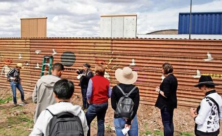 Hacen visitas turísticas a prototipos del muro en EU
