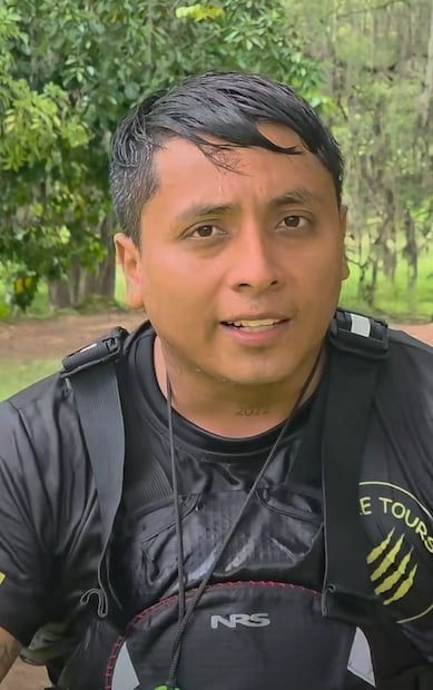 El héroe sin capa que salvó a un perito en Tamasopo es un guía turístico y creador de contenido conocido como "el mejor guía Local", Foto: captura de video FB@El Mejor Guia Local