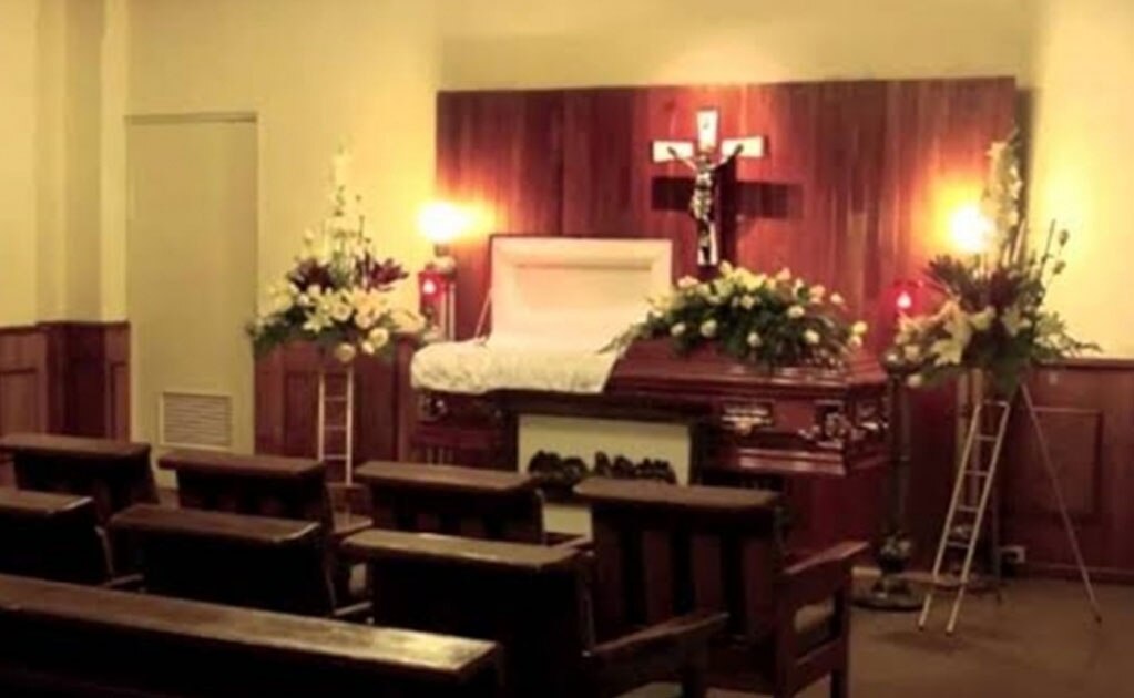 Despiden restos mortales de Abril, quien fuera esposa de exCEO de Amazon