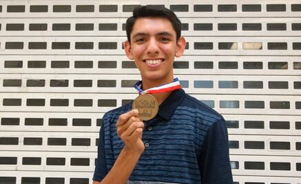 Joven mexicano conquista medalla en Olimpiada de Química