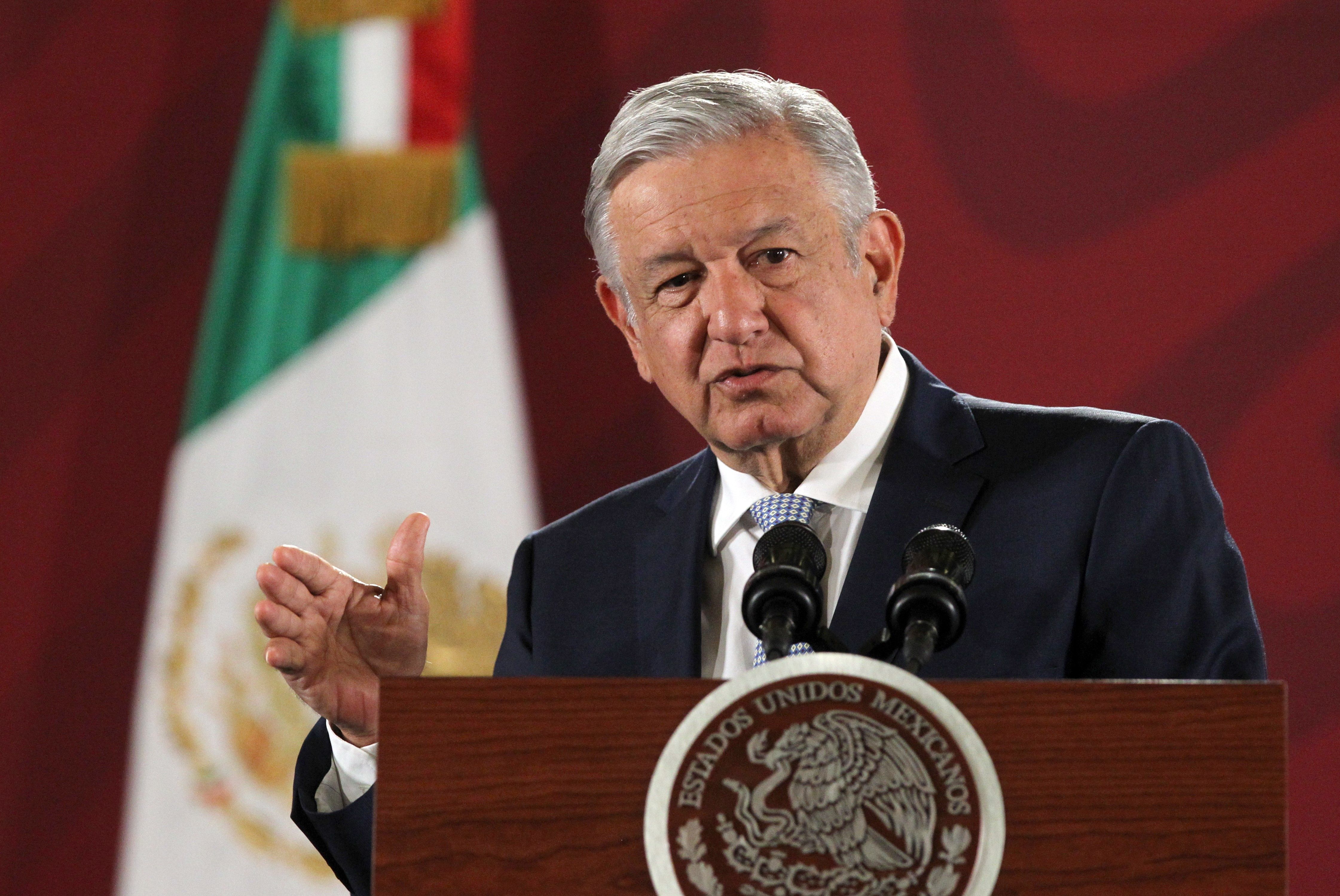 Funcionarios que intervengan en renovación de dirigencia de Morena serán despedidos: AMLO
