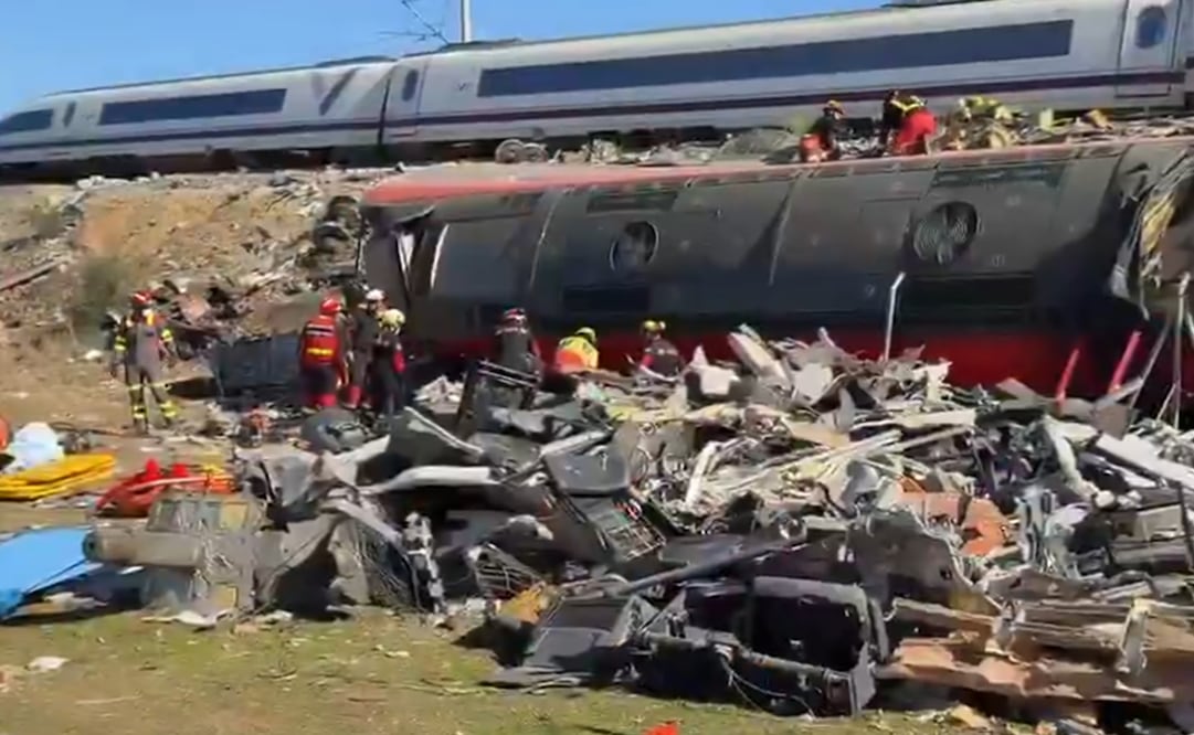Choque de trenes en Toledo, España. Foto: Perfil oficial de la Unidad Militar de Emergencias, X