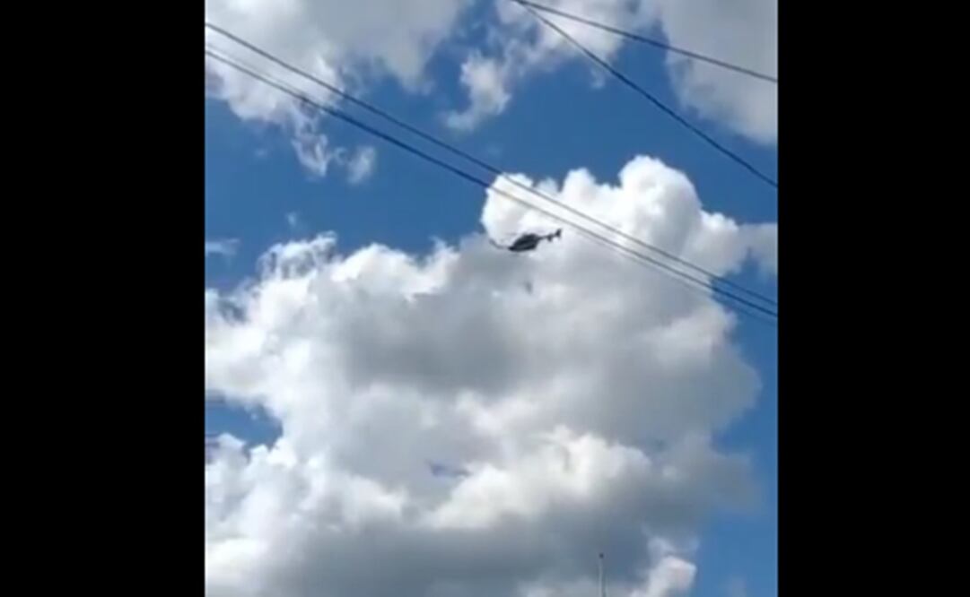 VIDEO. Registran desplome de helicóptero de la Marina en Paraíso, Tabasco. Foto: Captura de video