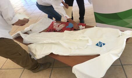 Coordinación Estatal de Protección Civil entrega equipos de protección al personal de salud