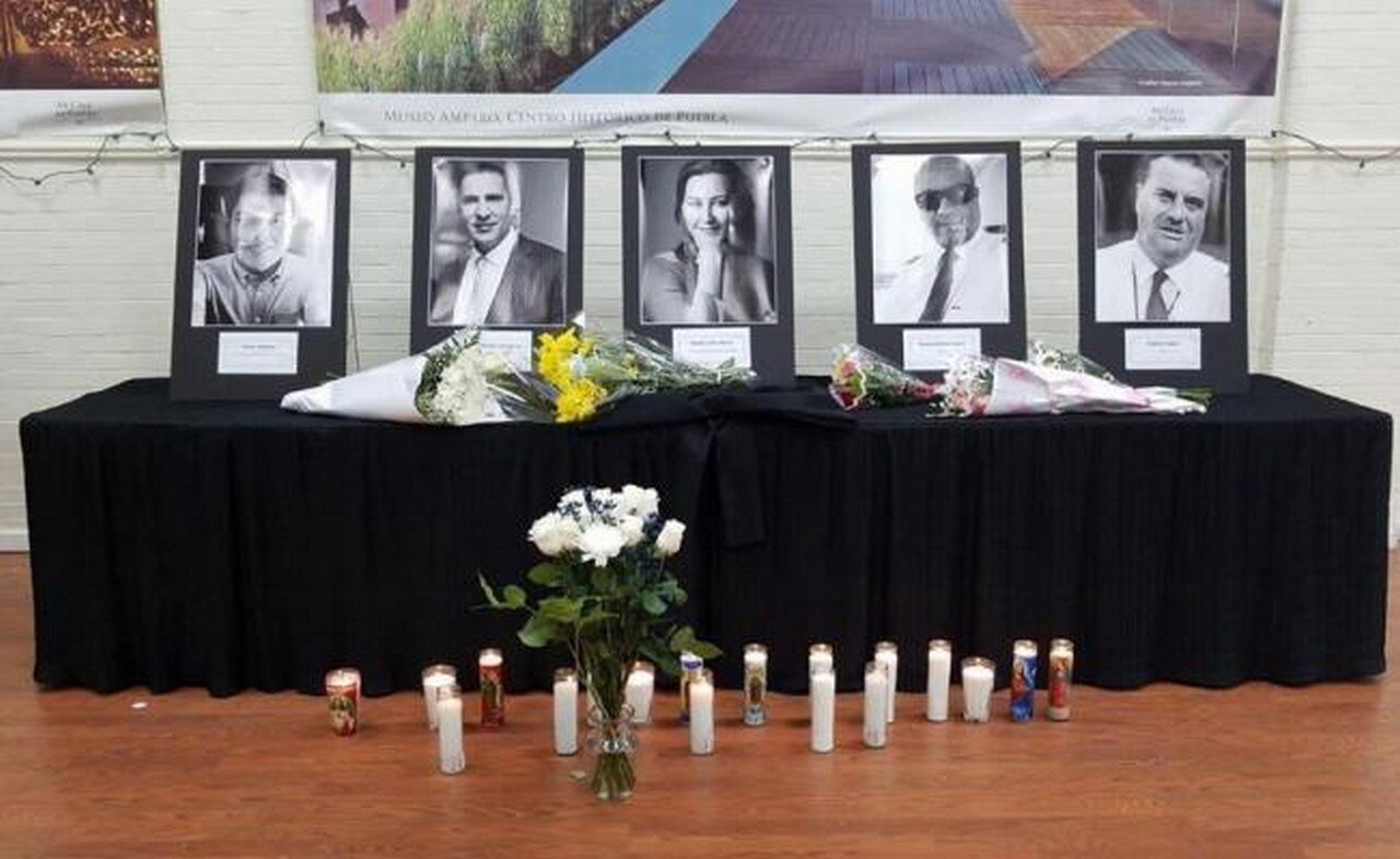 Migrantes poblanos de Los Angeles rinden homenaje a Erika Alonso y Rafael Moreno Valle