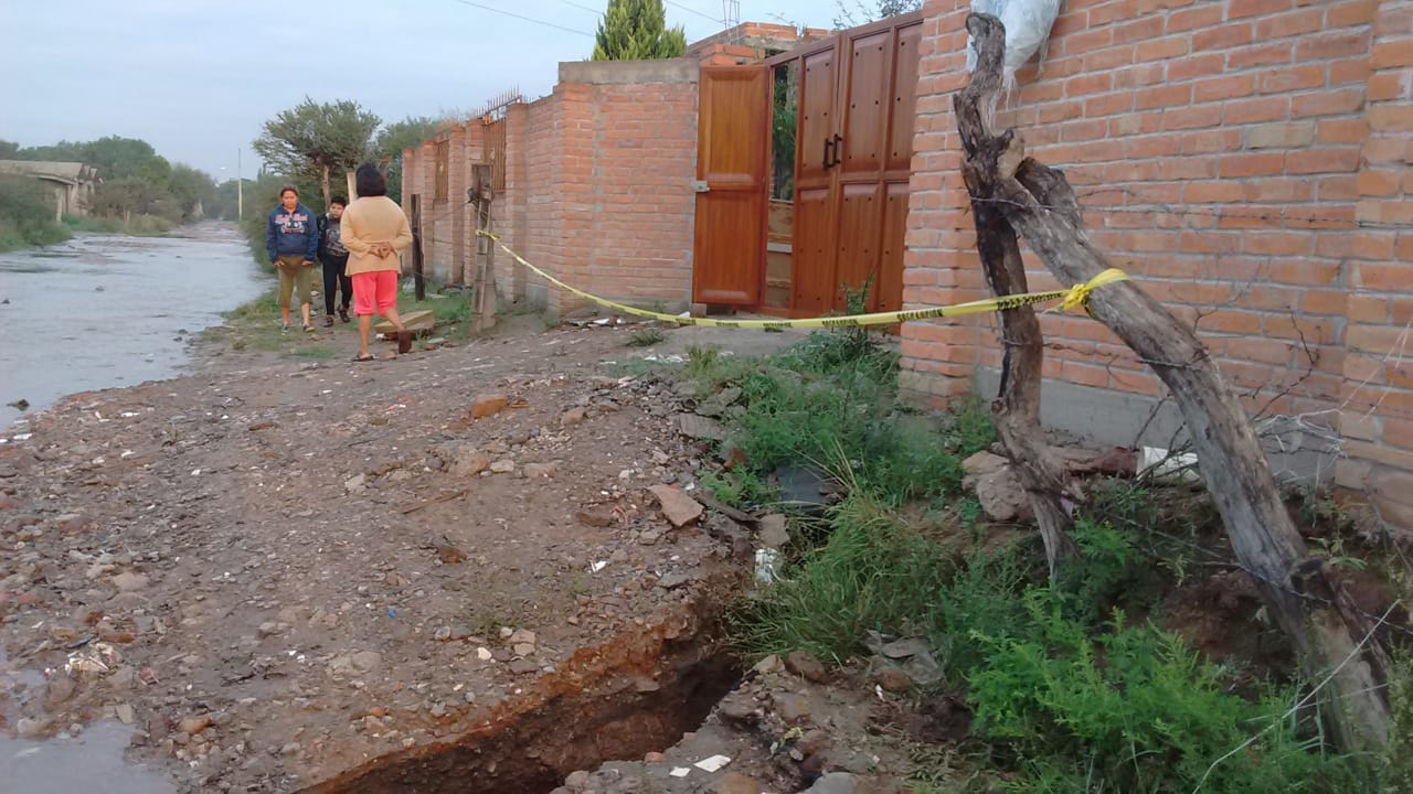 Nuevas grietas se forman en Milpillas 