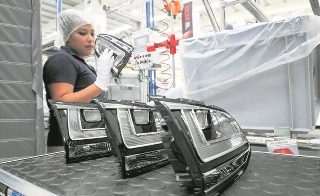 Retrocede producción automotriz 4% en enero