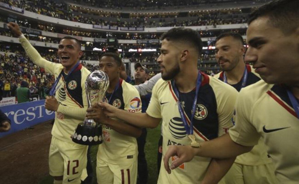 Imago7. Jugadores del América celebrando el título del Apertura 2018