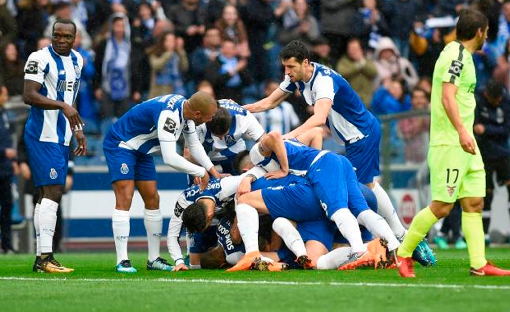 Porto gana y lucha por el título