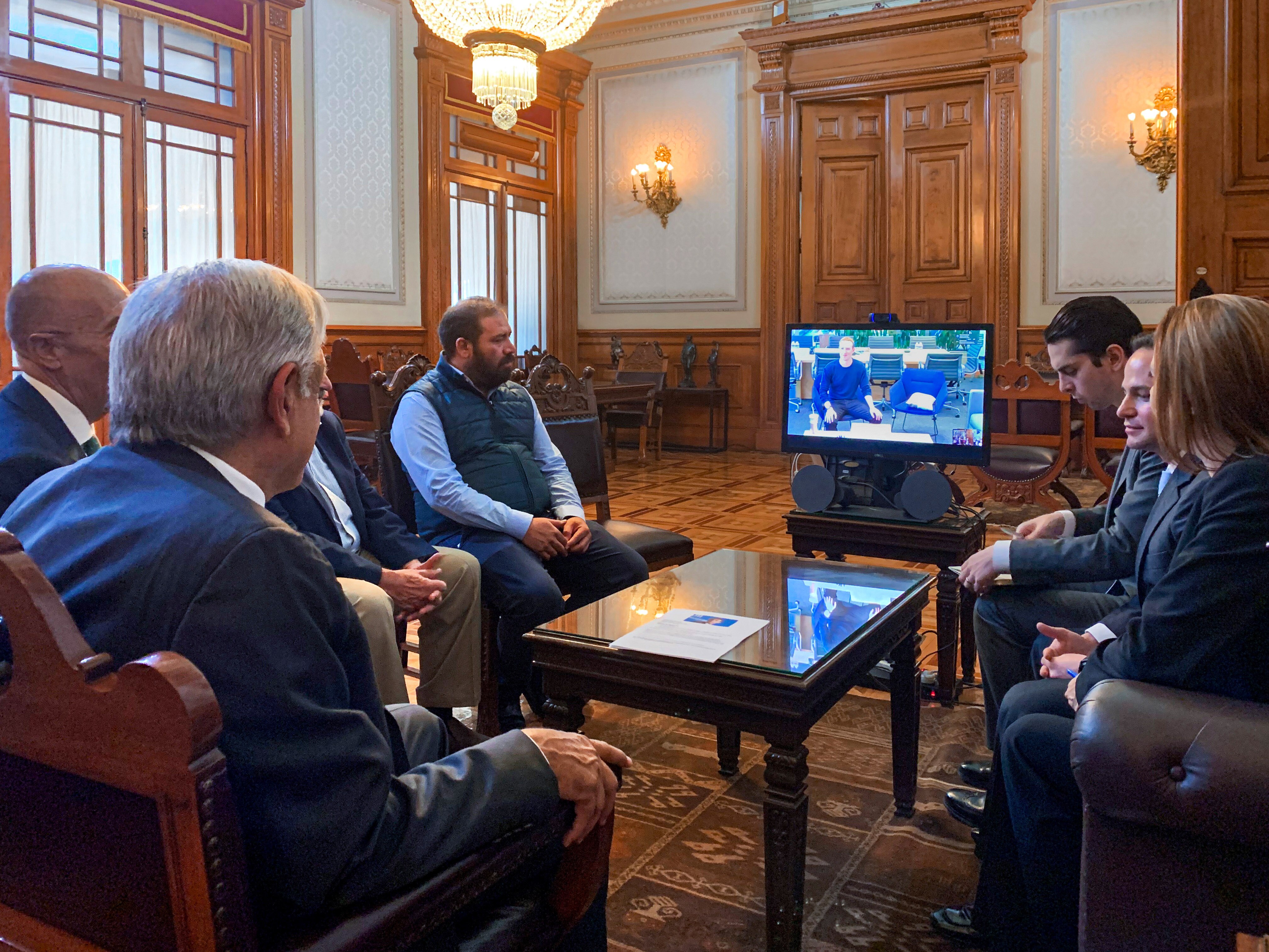 Asegura AMLO que Zuckerberg está dispuesto a ayudar a su gobierno