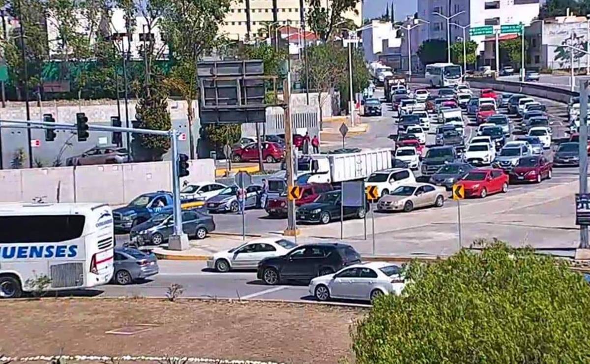 Los semáforos de la glorieta a Guadalajara, se instalaron a finales del 2022, con el objetivo de mejorar el tránsito. Foto: Especial