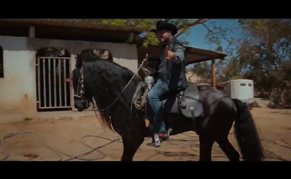 Video. Piden el voto para "El Bronco" con ritmo norteño