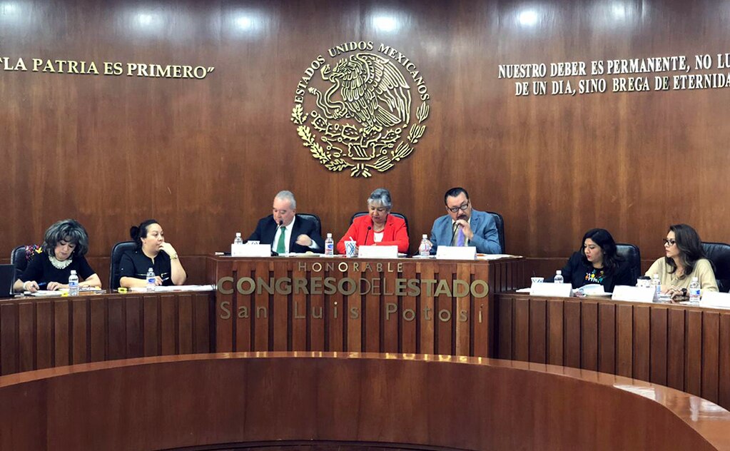 Titular de SEGE responde cuestionamientos sobre venta de plazas docentes